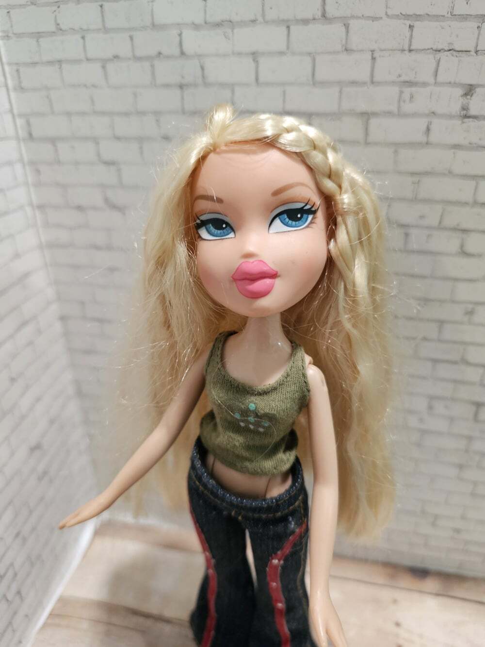 2001 Bratz Cloe Doll Blonde Blue Eyes Y2K Restyled Outfit MGA Vintage